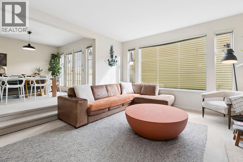 3110 3 Avenue - photo 2