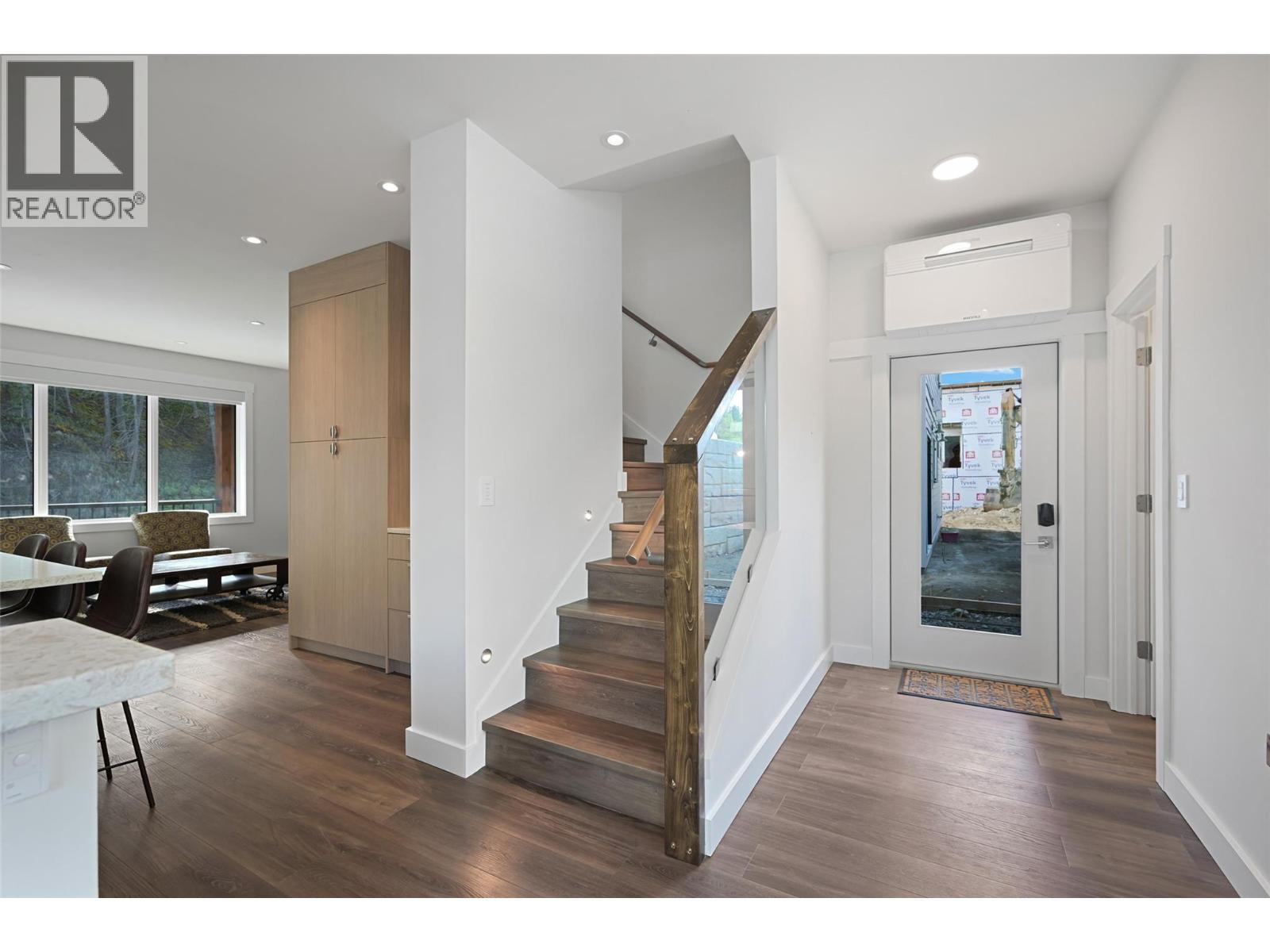 726 TAYNTON DRIVE - 40