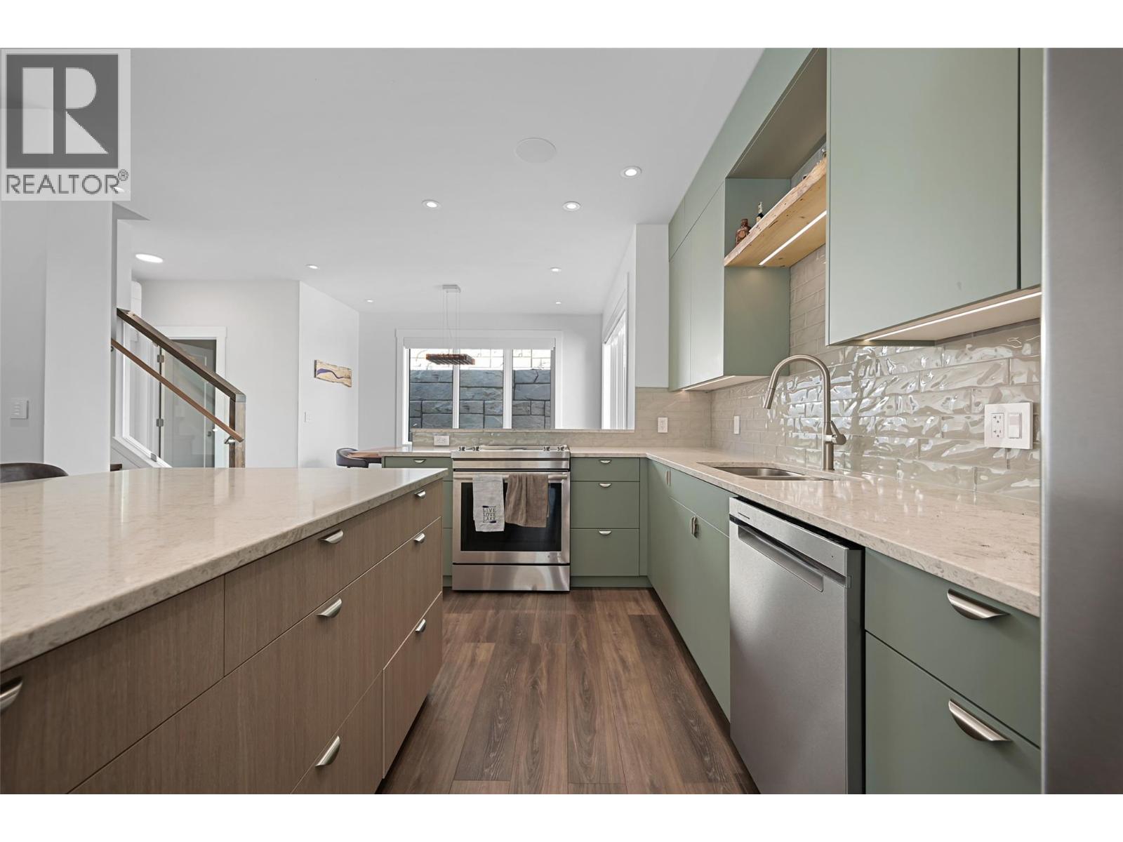 726 TAYNTON DRIVE - 29