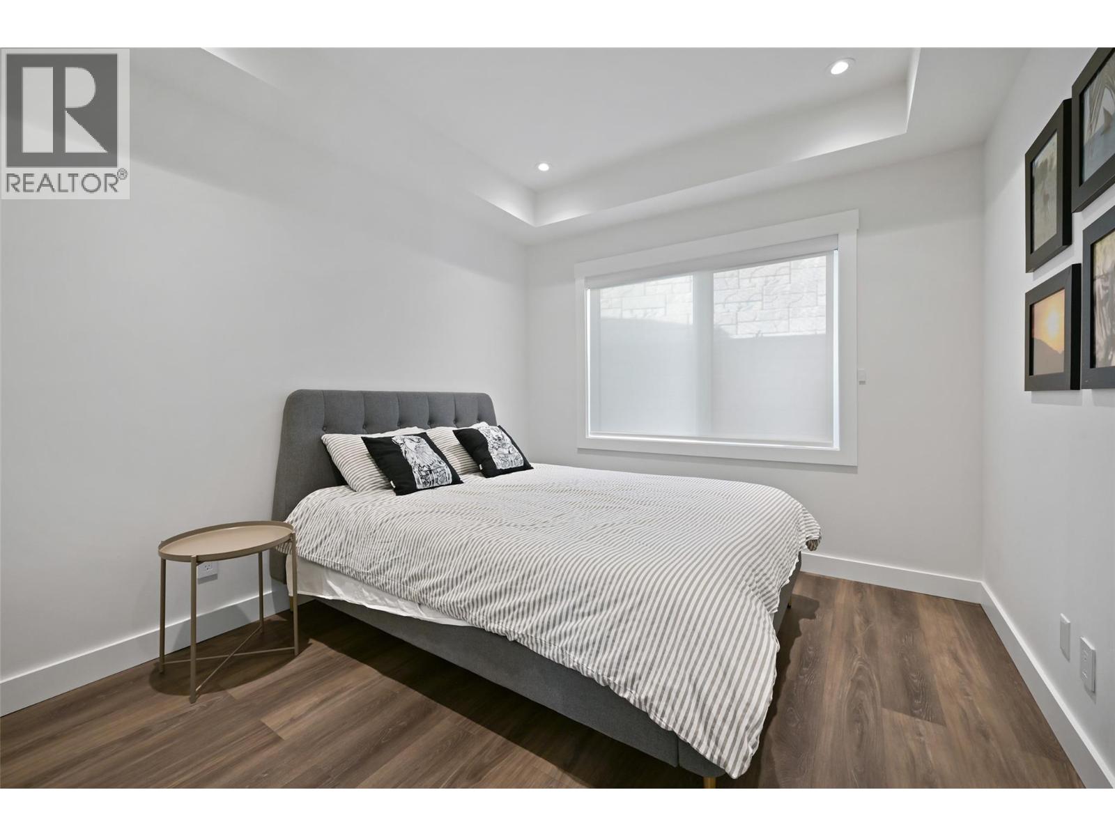 726 TAYNTON DRIVE - 38