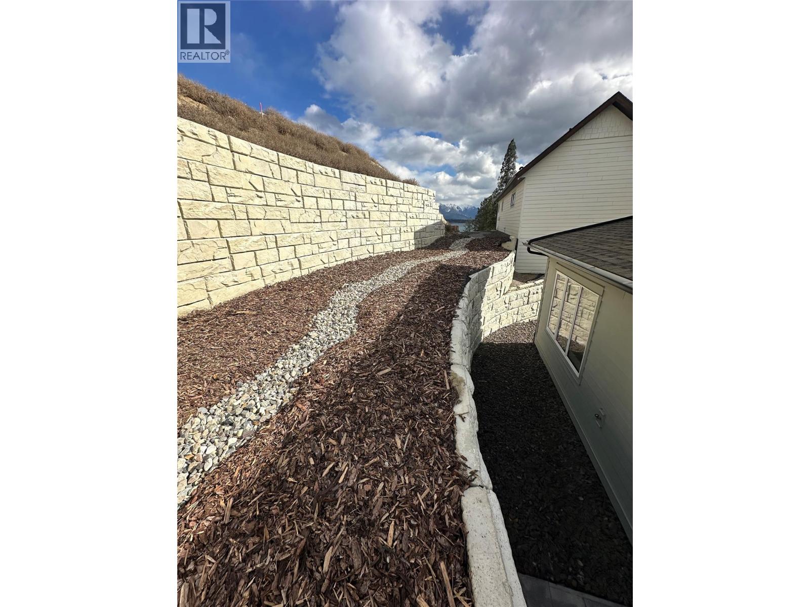 726 TAYNTON DRIVE - 6