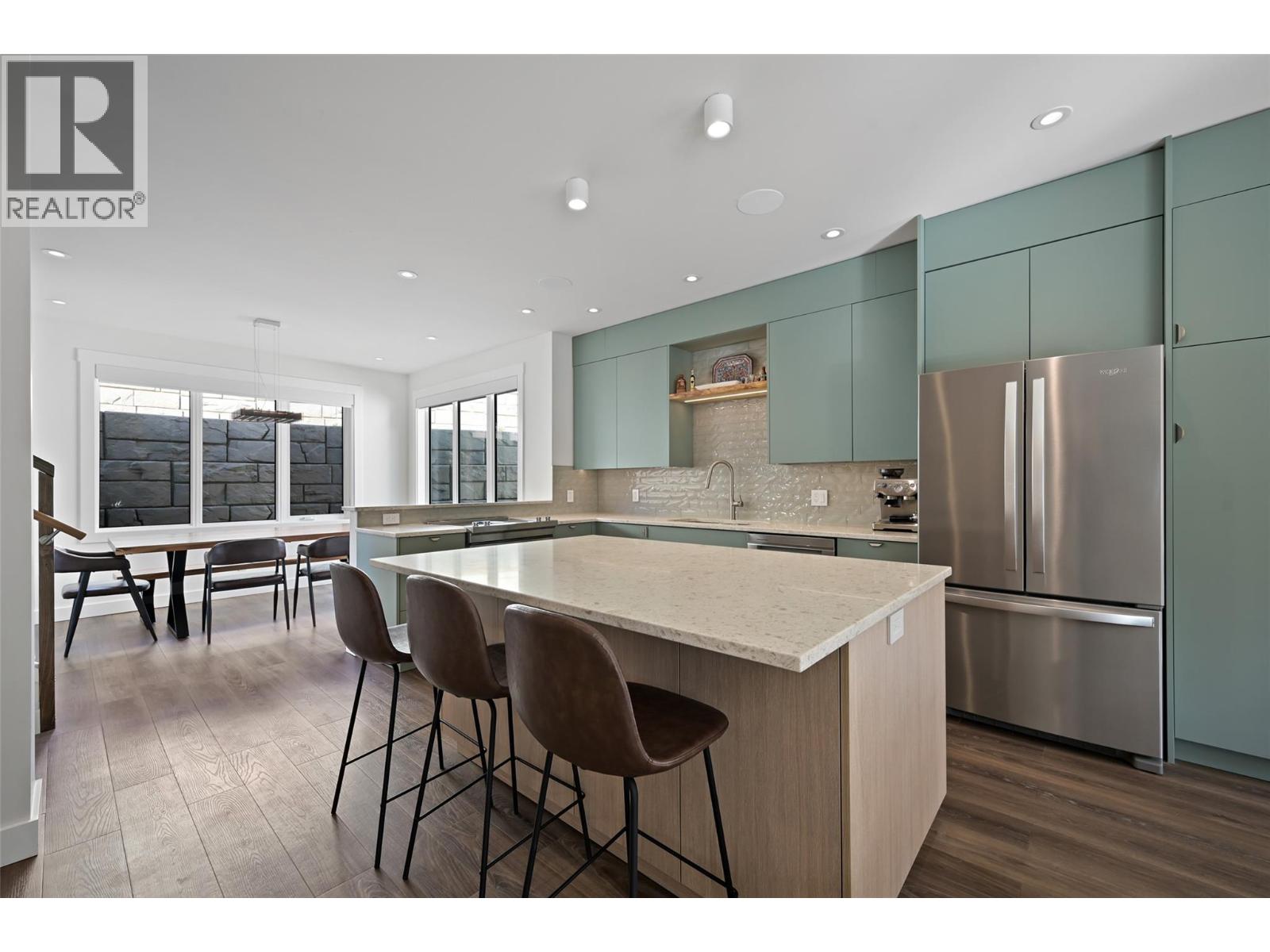 726 TAYNTON DRIVE - 26