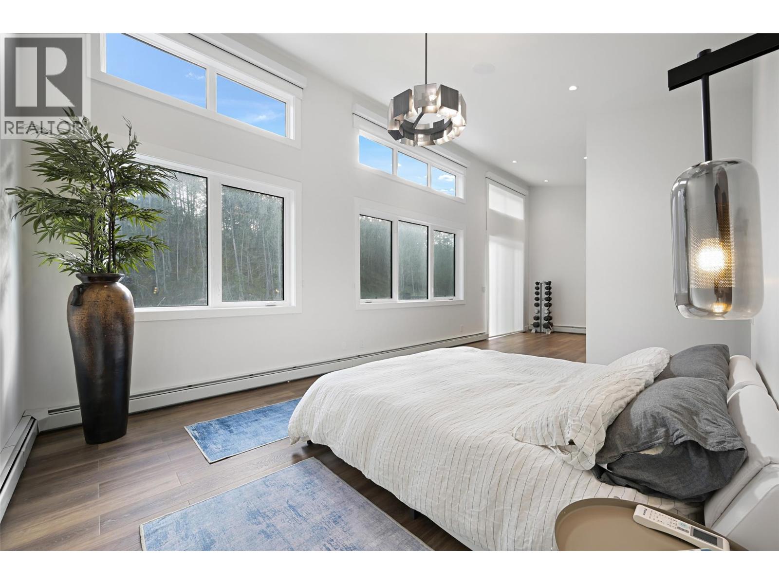 726 TAYNTON DRIVE - 44