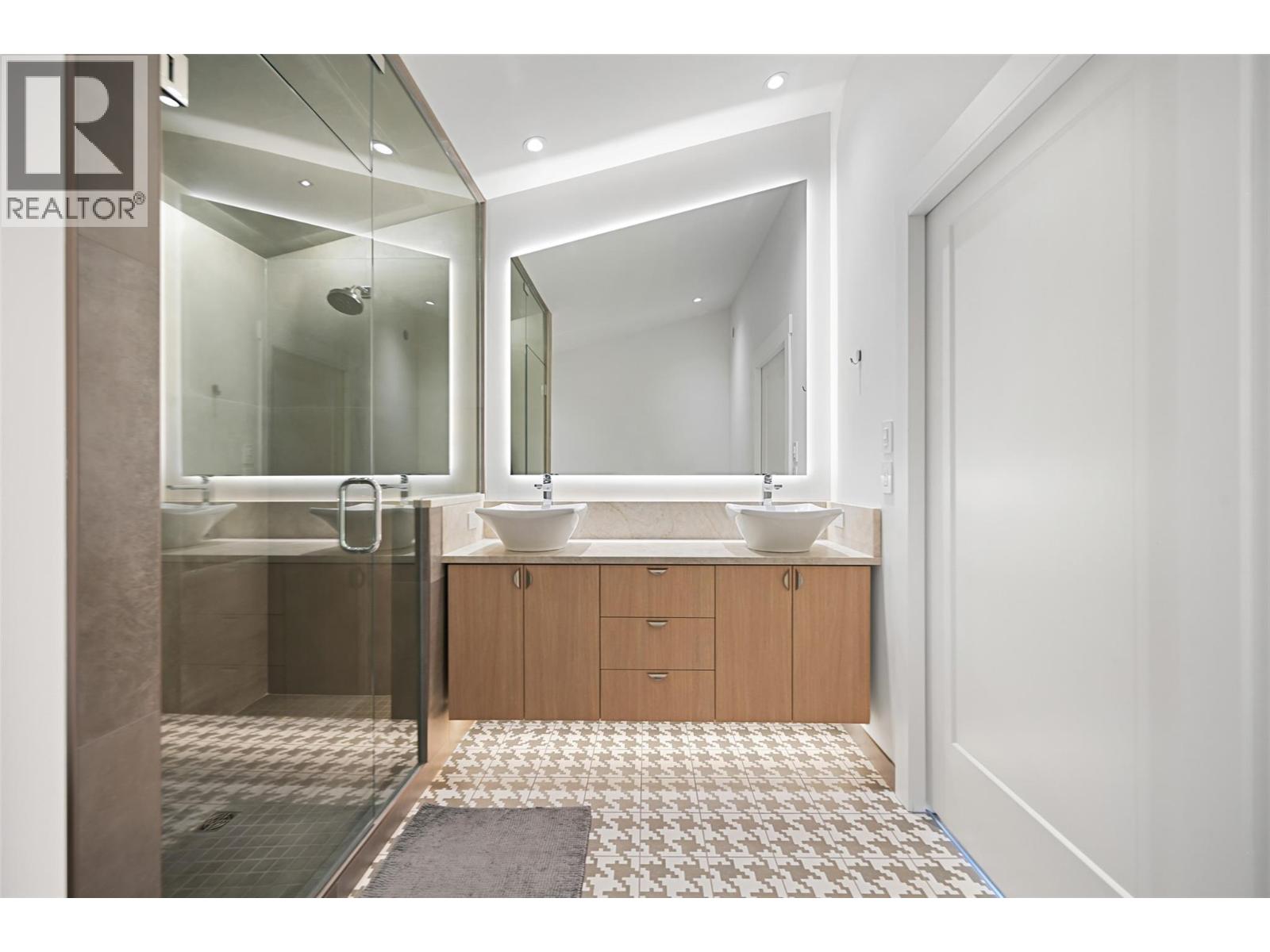 726 TAYNTON DRIVE - 49