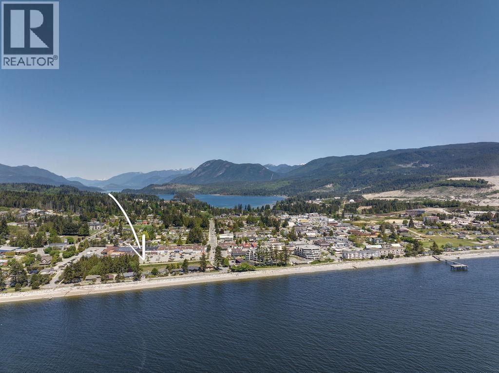 5759 TEREDO STREET, Sechelt