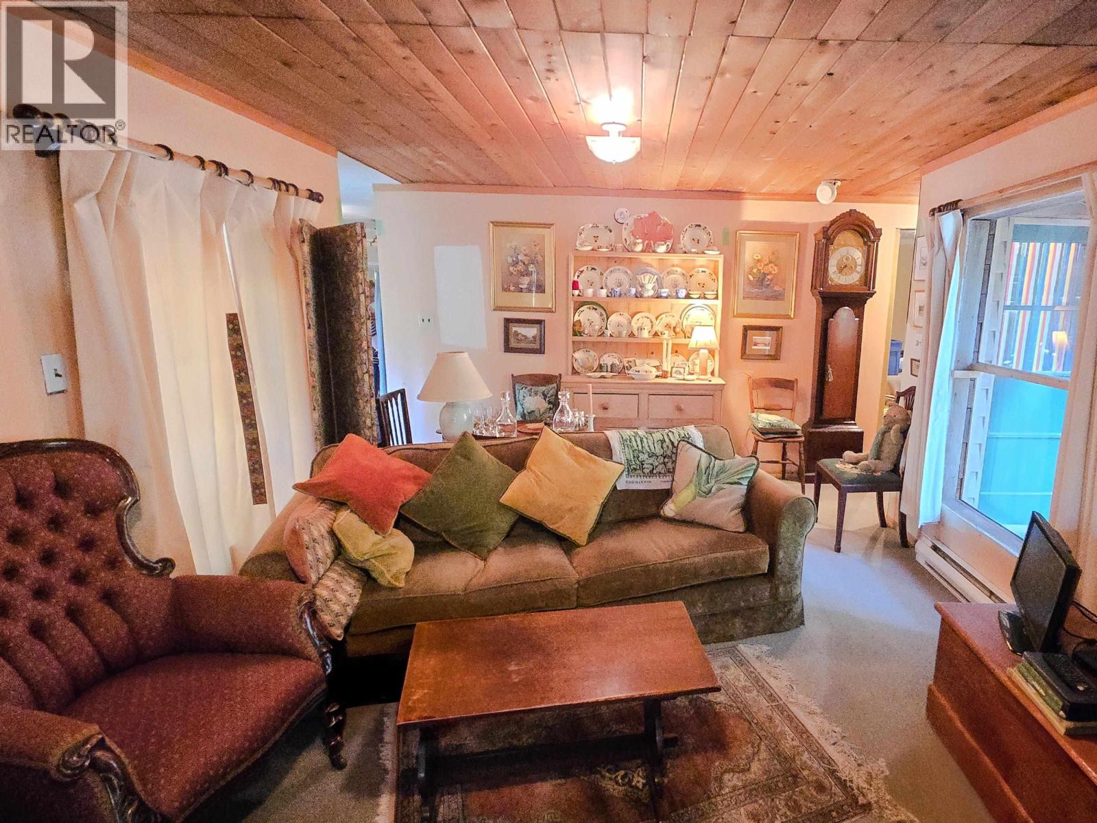 793 ANDY'S BAY ROAD, Gambier Island