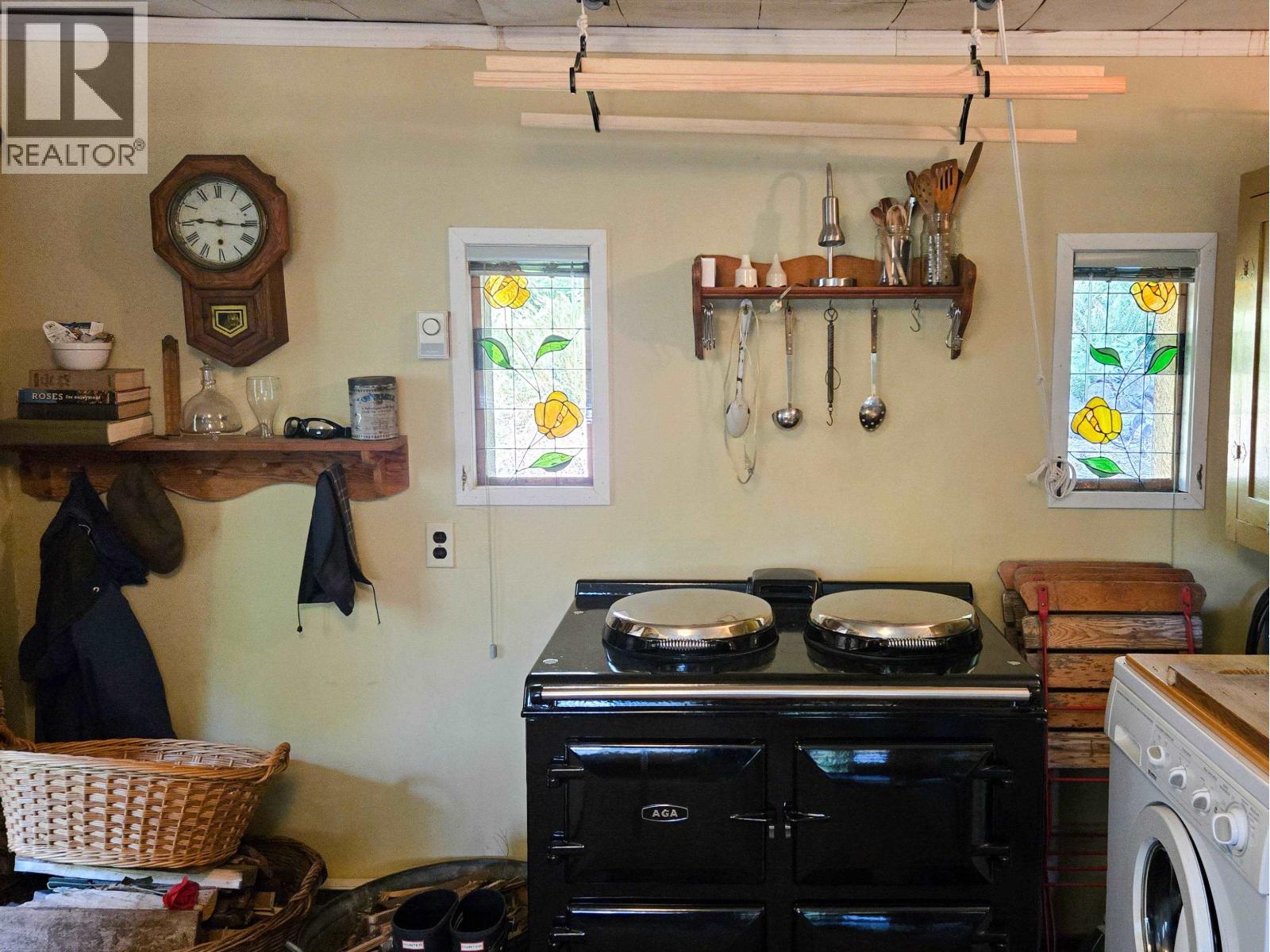 793 ANDY'S BAY ROAD, Gambier Island