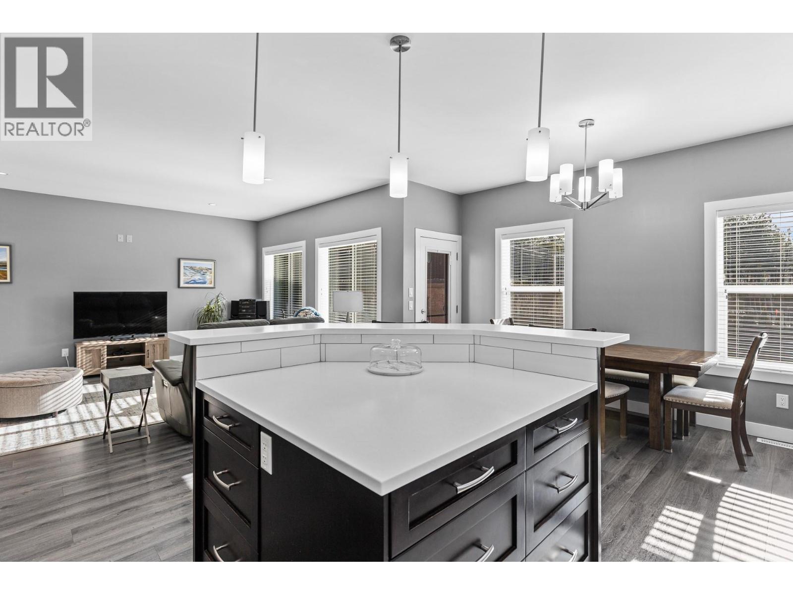 3399 Kingfisher Road - 29