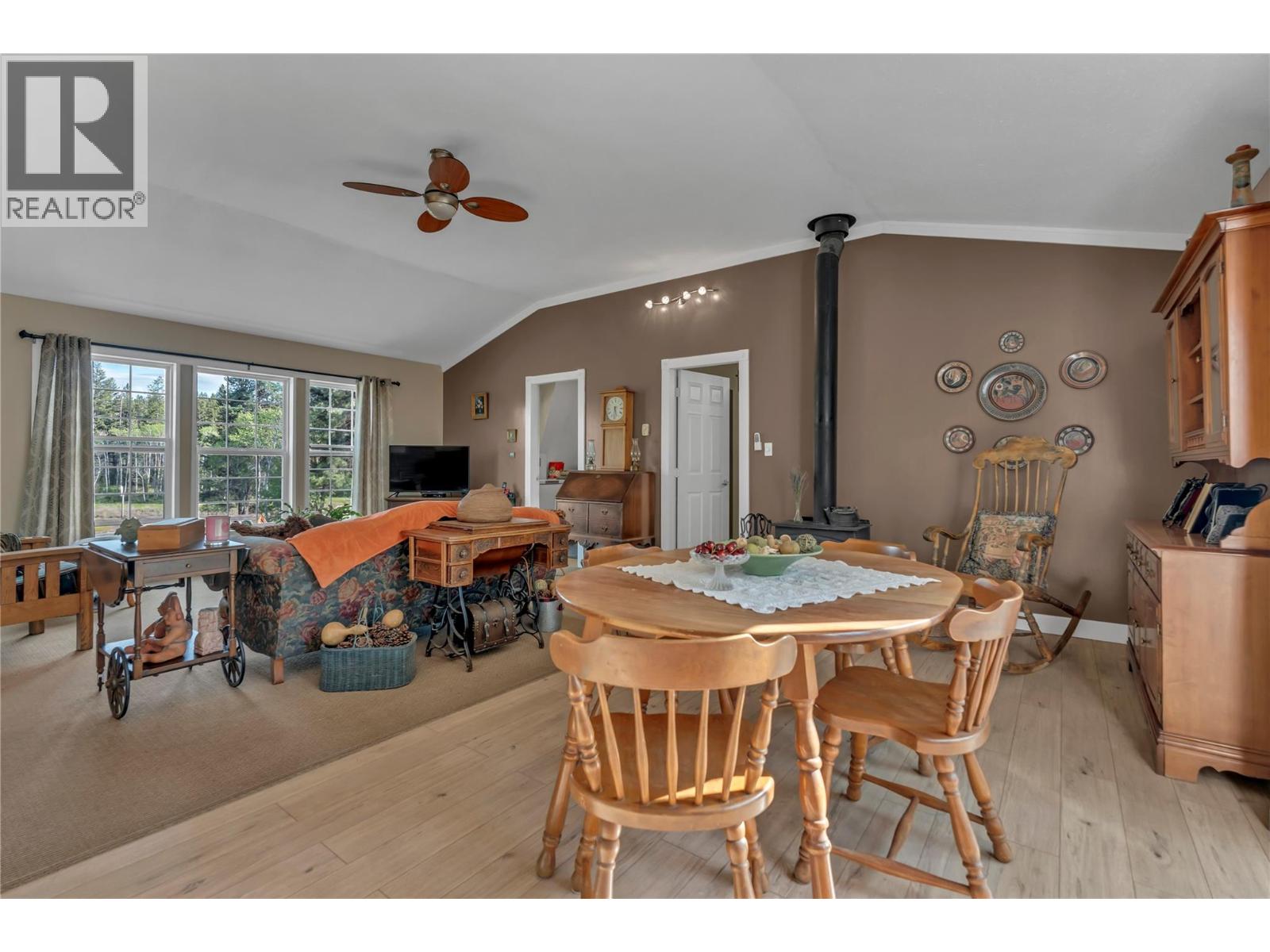 942 Copper Mountain Rd, Princeton