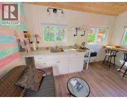 960 Somerset Lane, Savary Island, BC  Photo 9