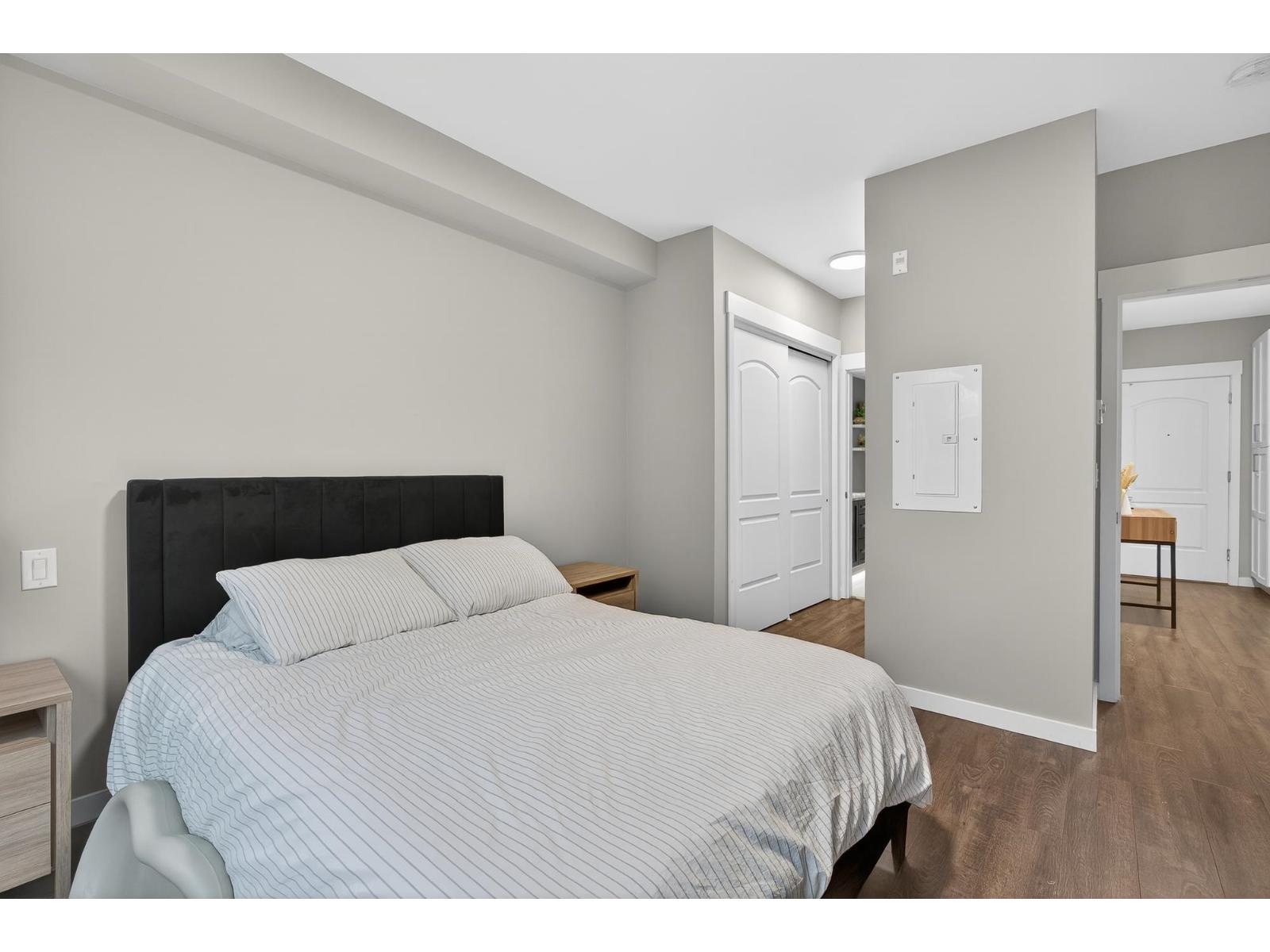 B102 6490 194 STREET