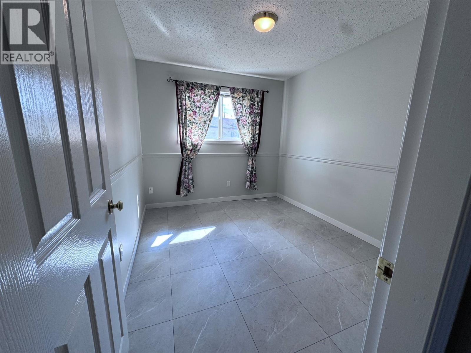 2221 3RD N Street - 14