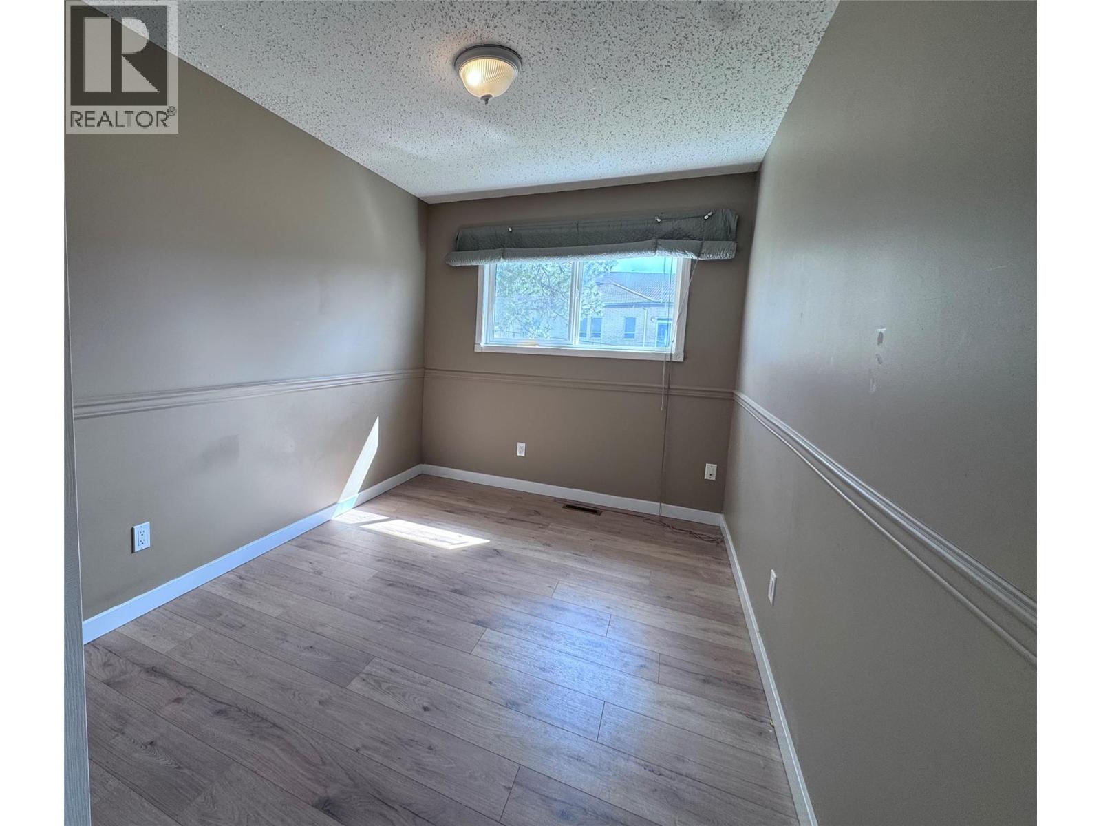 2221 3RD N Street - 13
