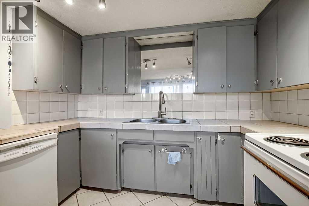 Single Family House Bungalow for Sale in  Erlton Street SW Erlton Calgary 