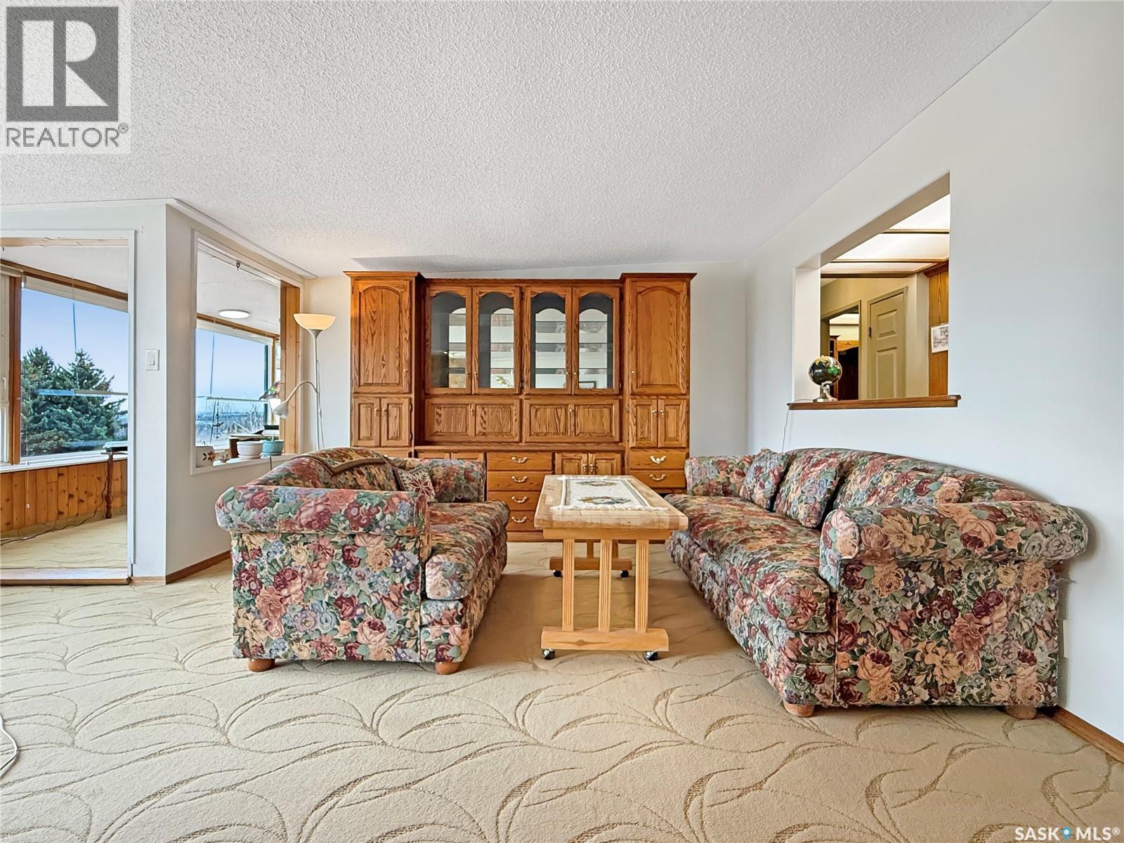 #8 275 ALPINE CRESCENT - 9