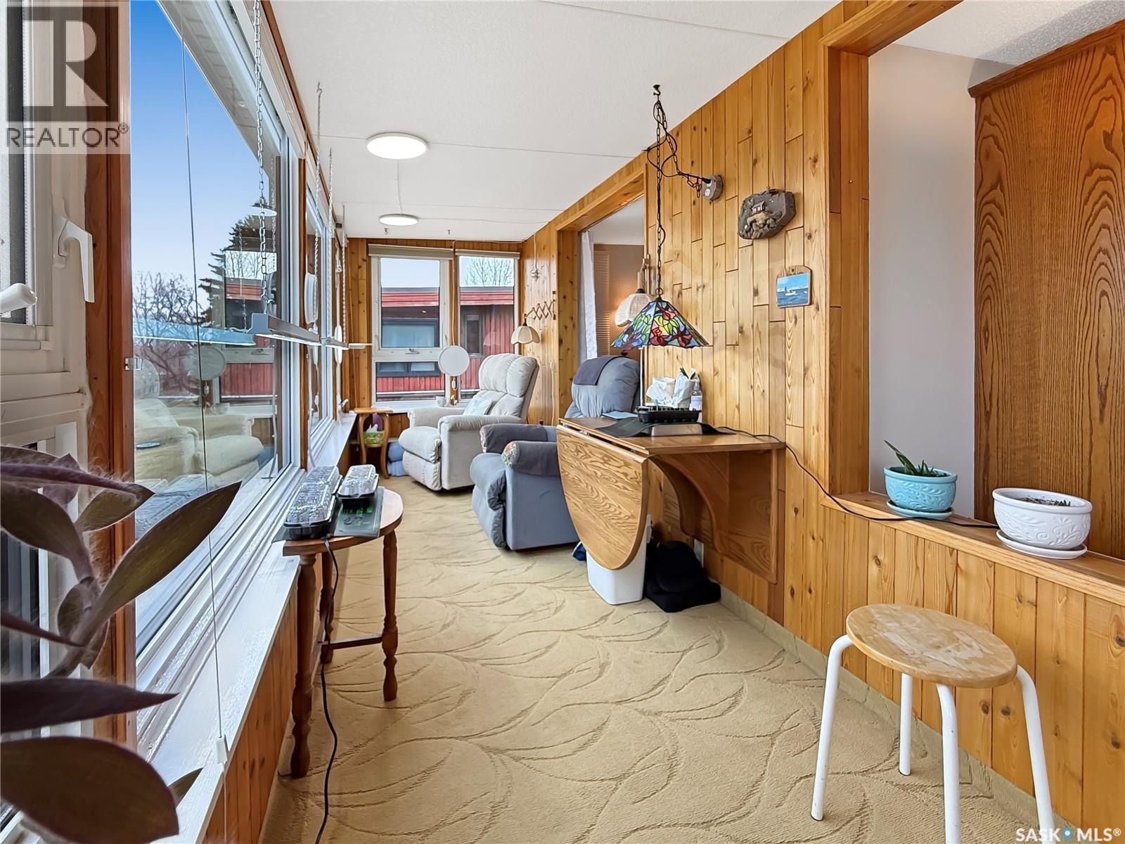 #8 275 ALPINE CRESCENT - 10