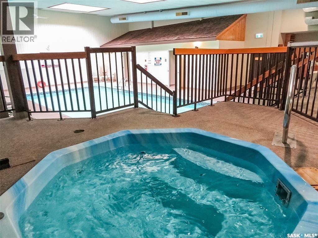 #8 275 ALPINE CRESCENT - 25