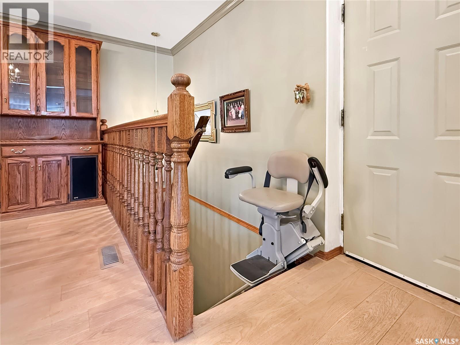 #8 275 ALPINE CRESCENT - 7