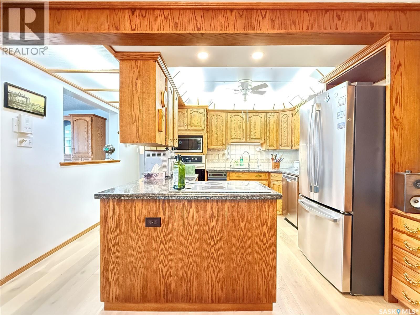 #8 275 ALPINE CRESCENT - 4