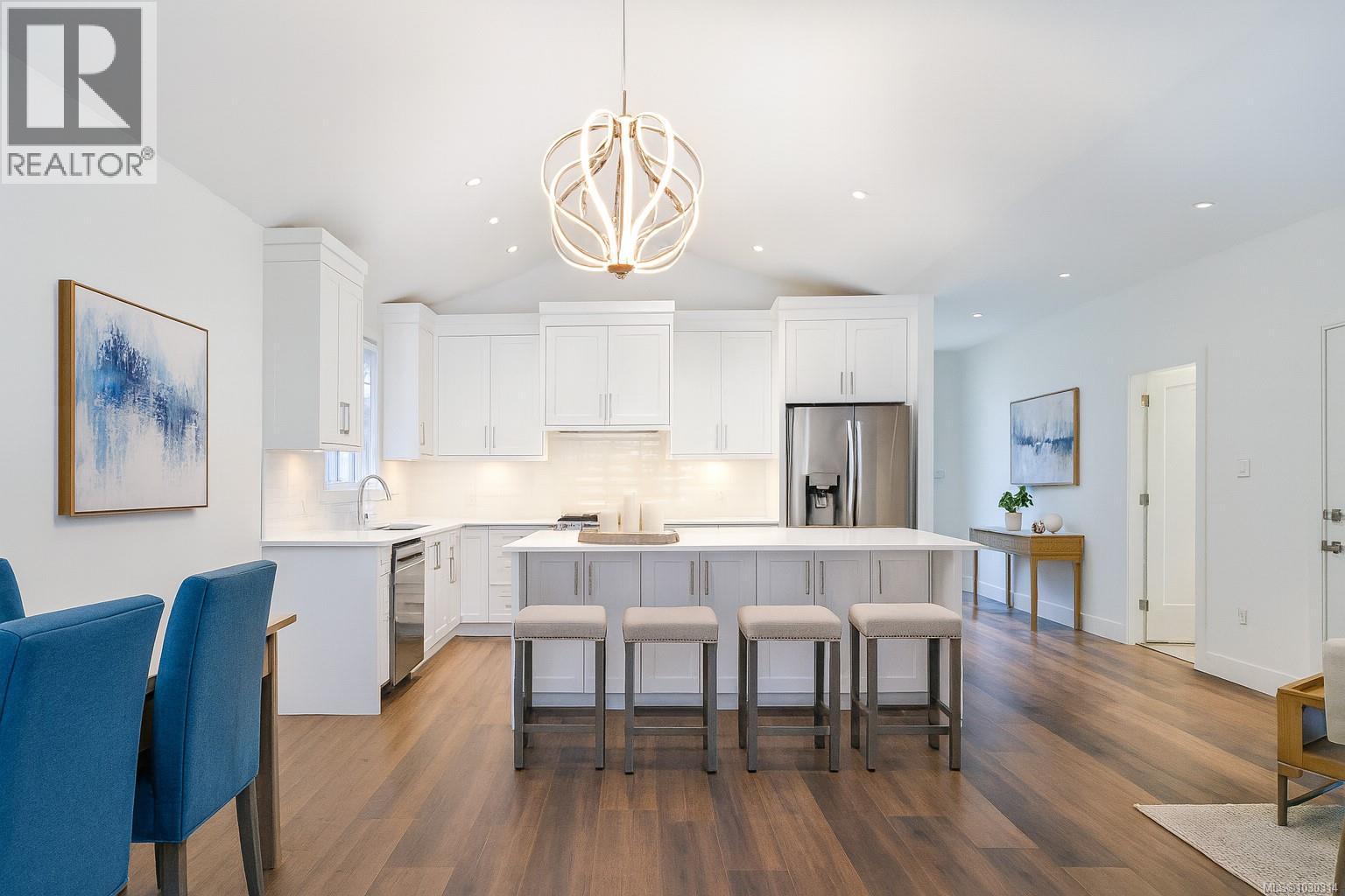 492 HAMPSTEAD ST - 8