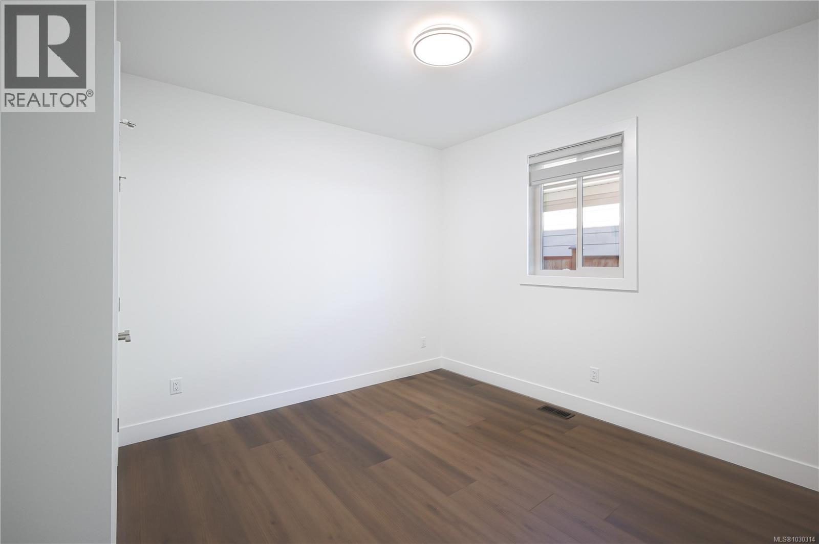 492 HAMPSTEAD ST - 20