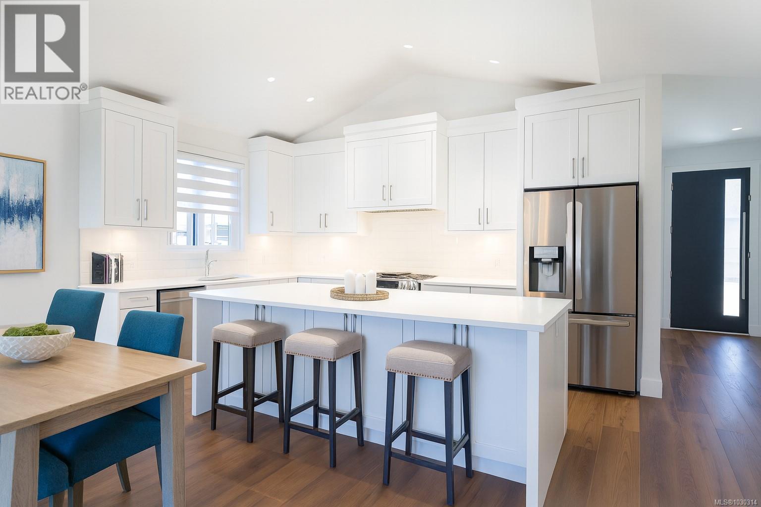 492 HAMPSTEAD ST - 6