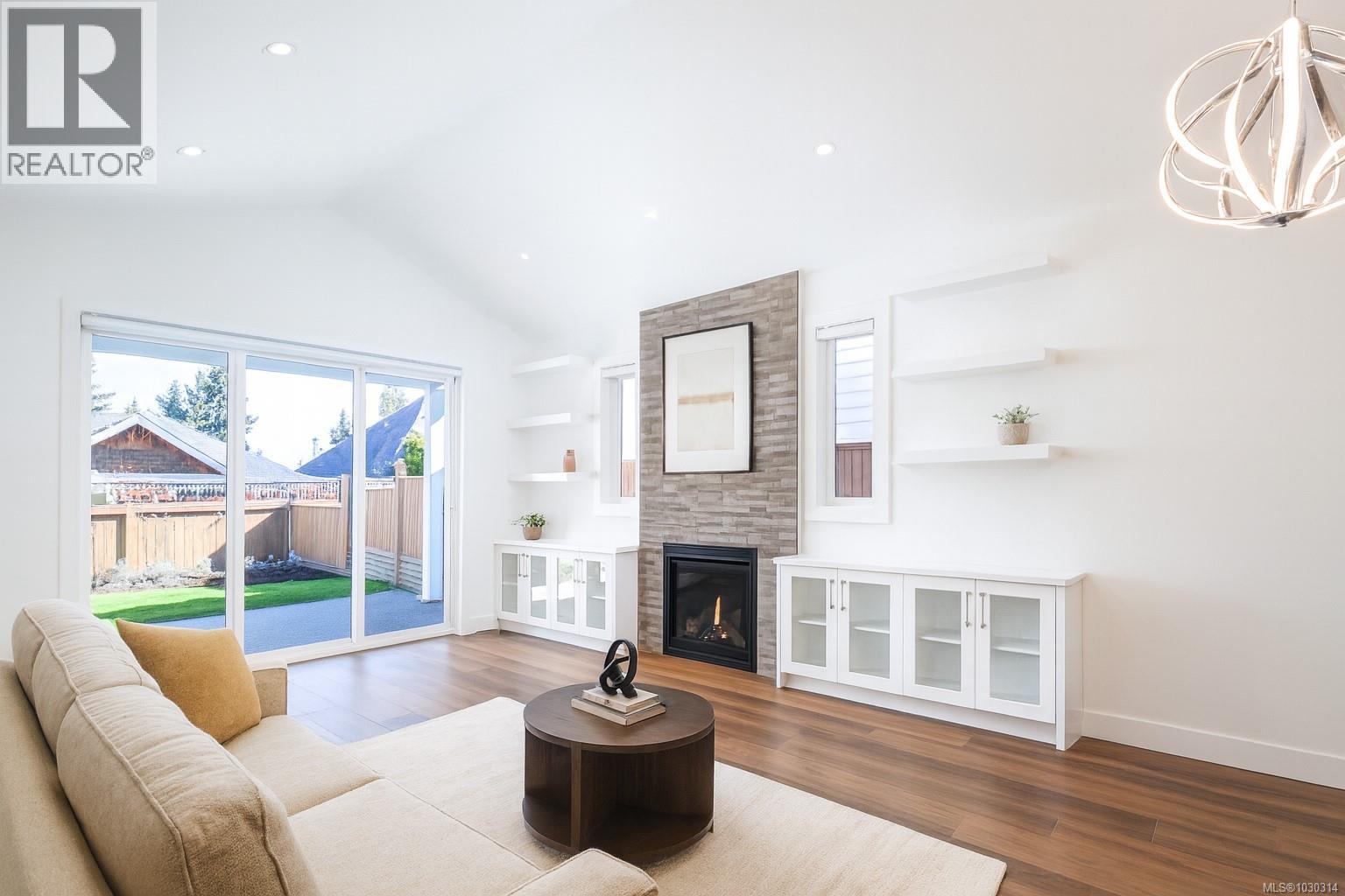 492 HAMPSTEAD ST - 13