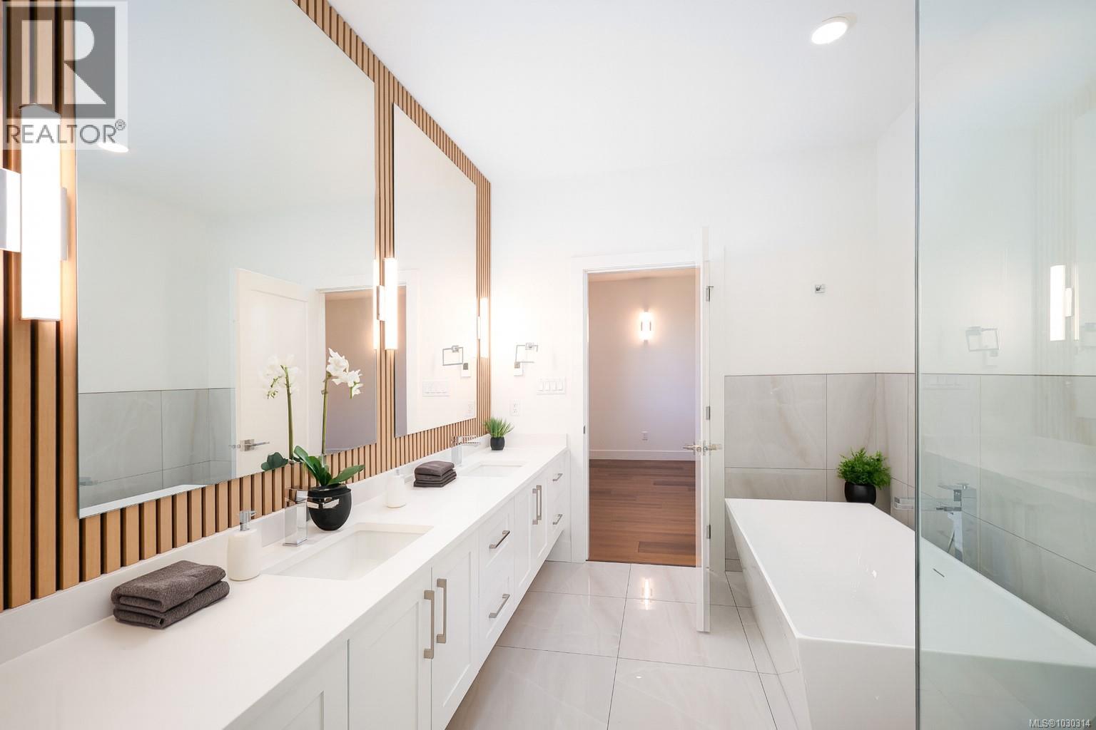 492 HAMPSTEAD ST - 17