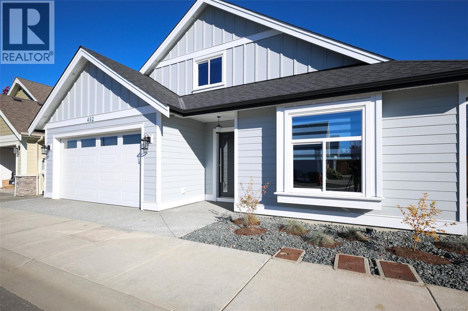 492 HAMPSTEAD ST - 30