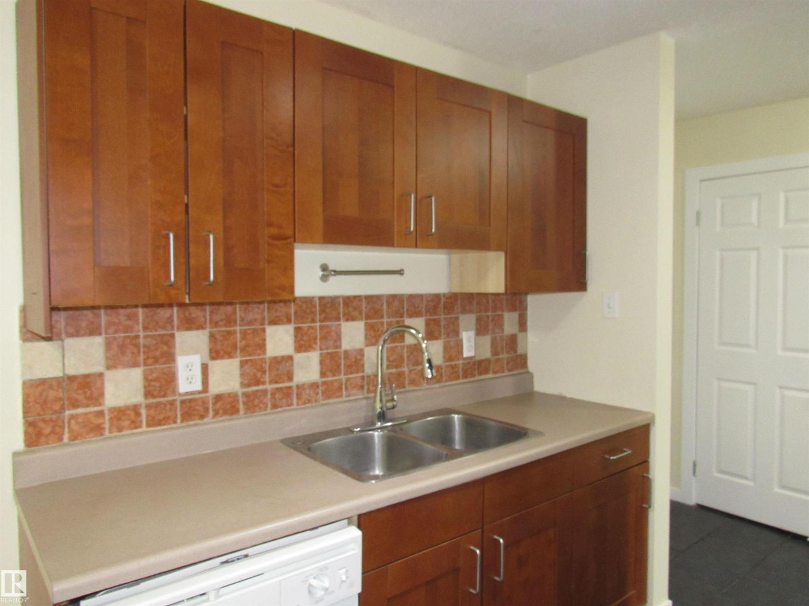 #404 10335 117 ST NW, Edmonton