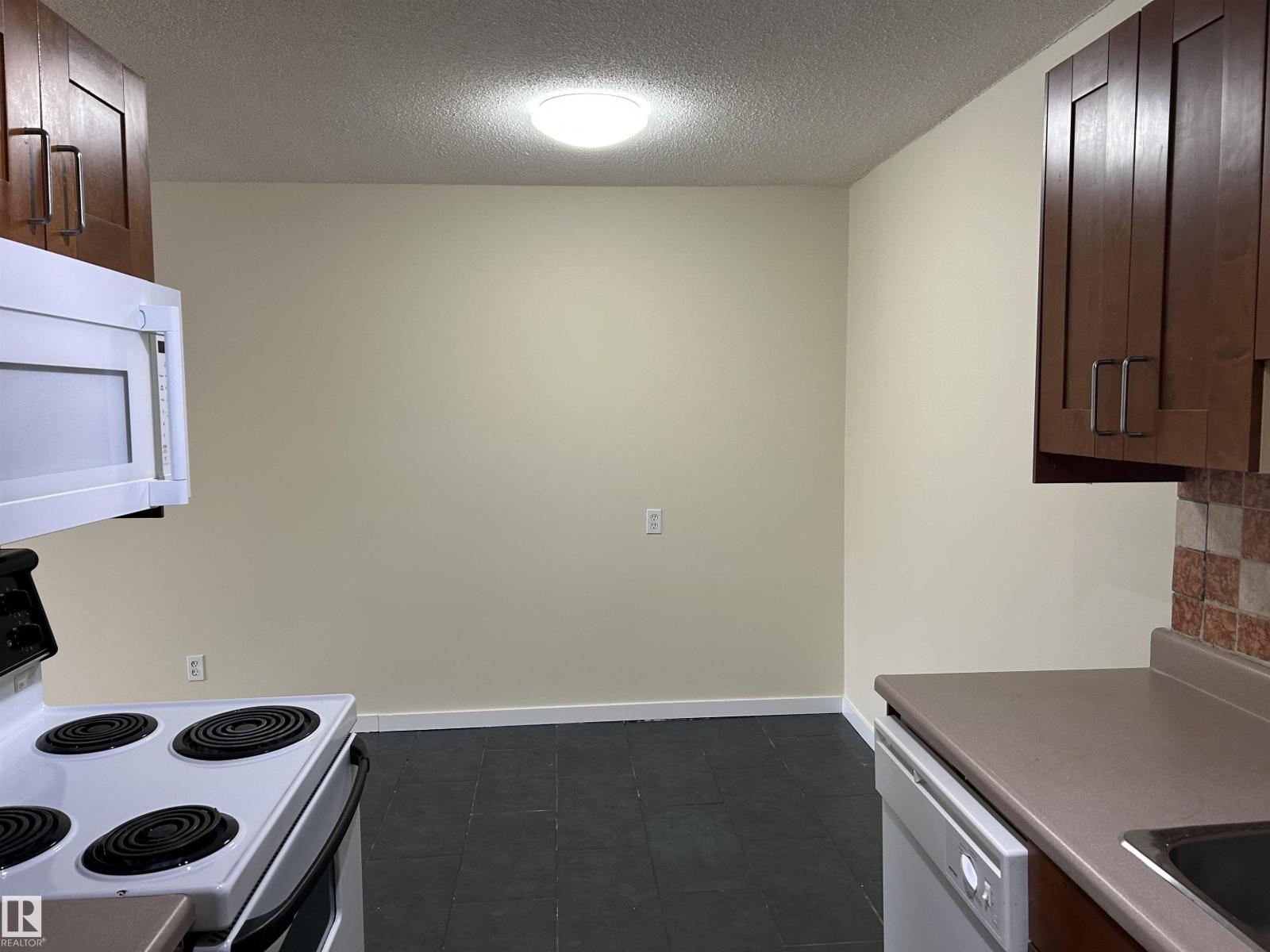 #404 10335 117 ST NW, Edmonton