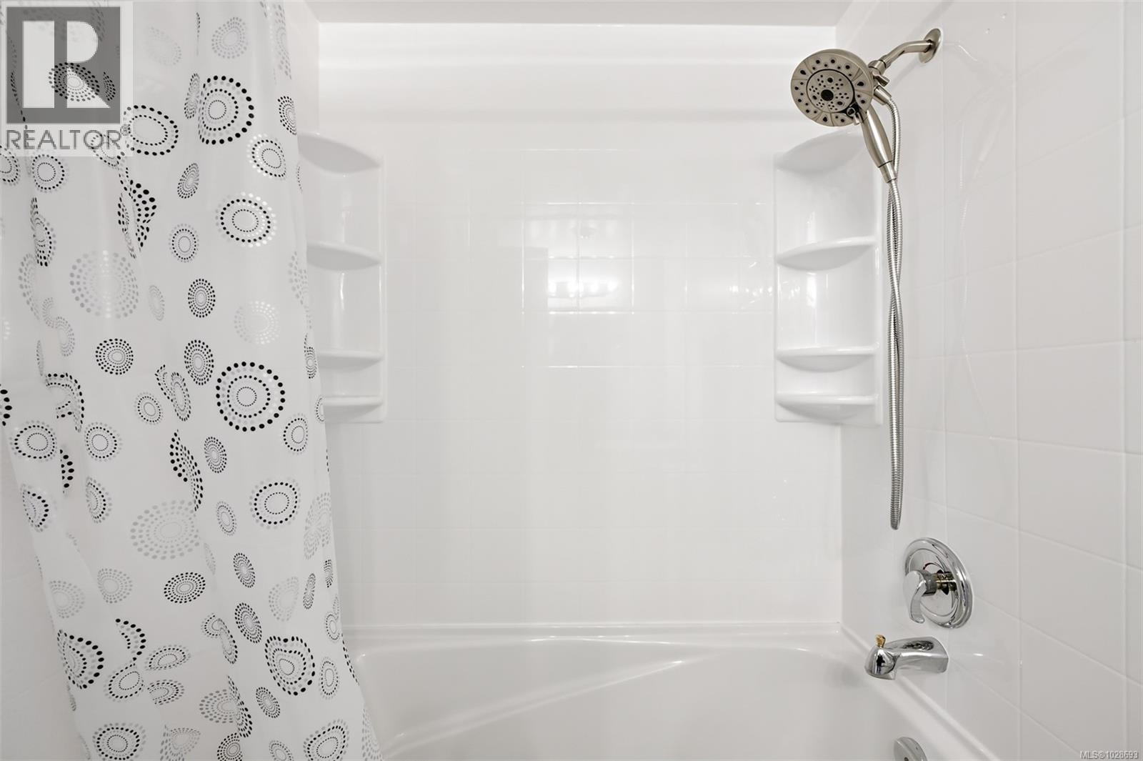 #116 724 SEA TERR - 32