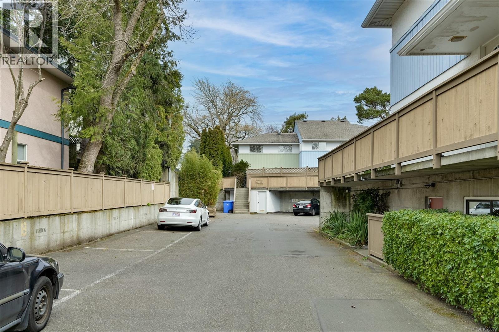 #116 724 SEA TERR - 53