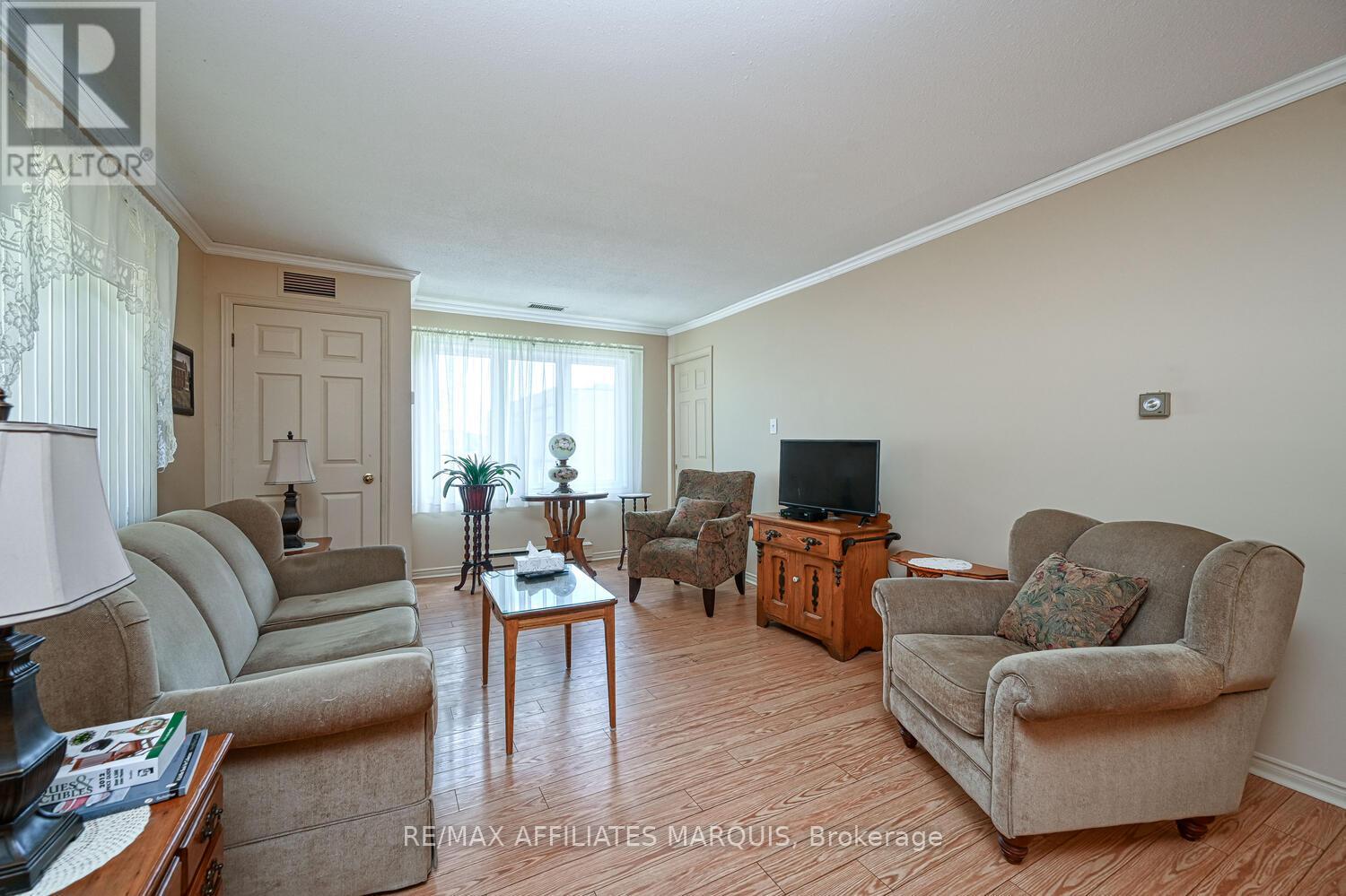 #208 10 ARMSTRONG DRIVE - 11