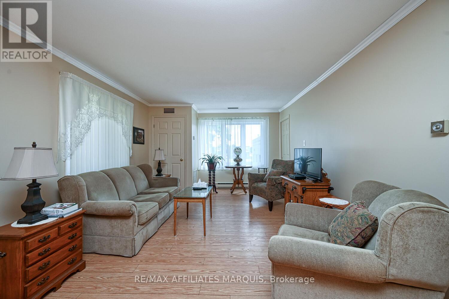 #208 10 ARMSTRONG DRIVE - 12