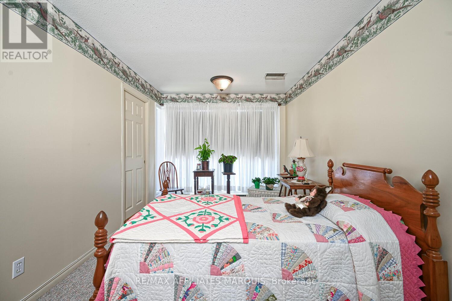 #208 10 ARMSTRONG DRIVE - 26