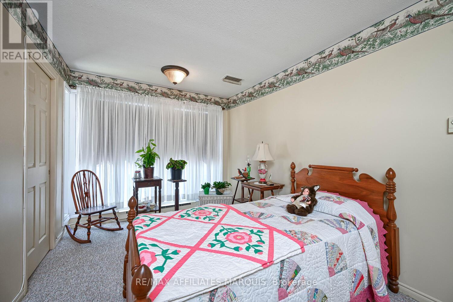 #208 10 ARMSTRONG DRIVE - 27