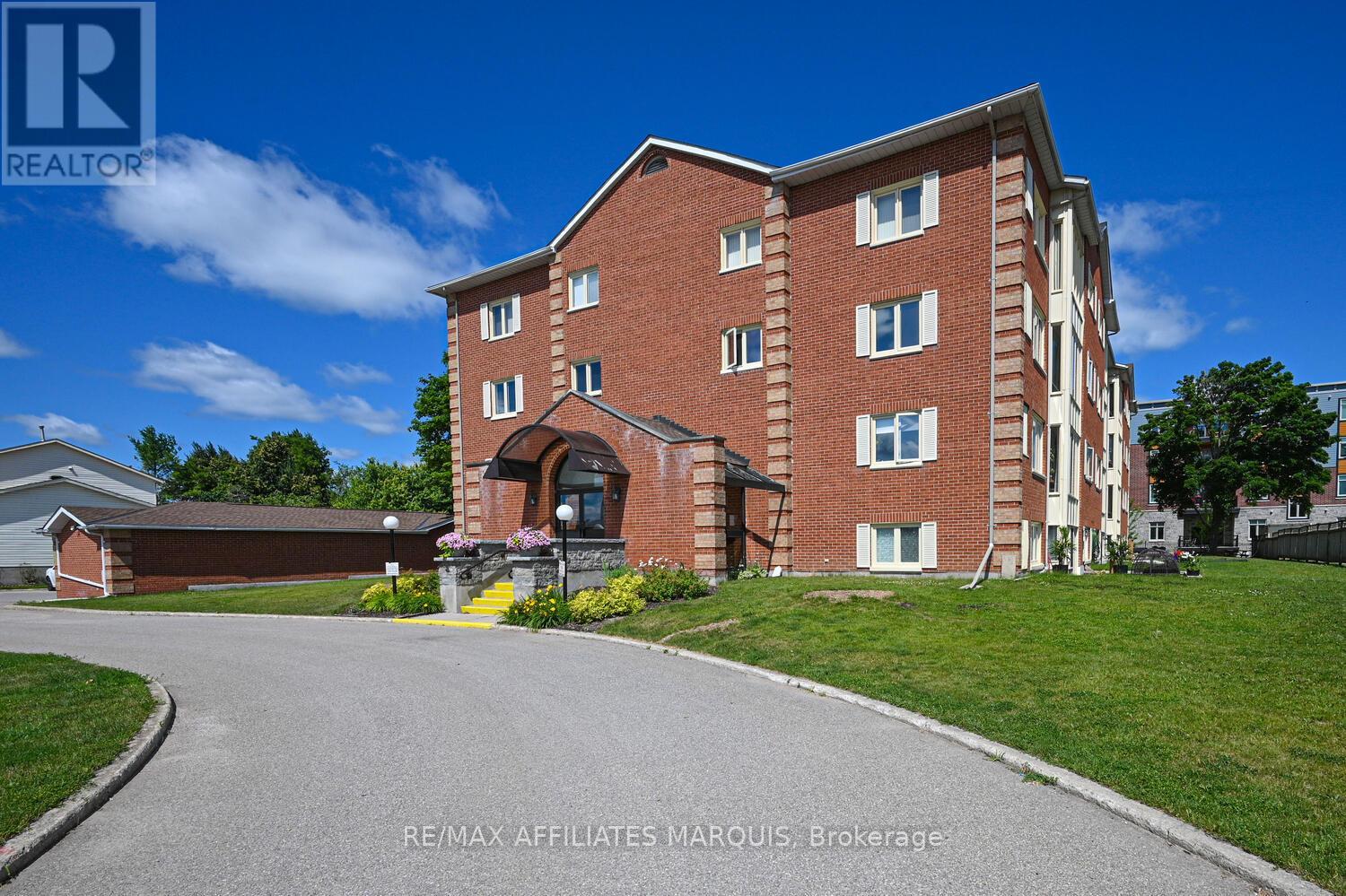 #208 10 ARMSTRONG DRIVE - 5