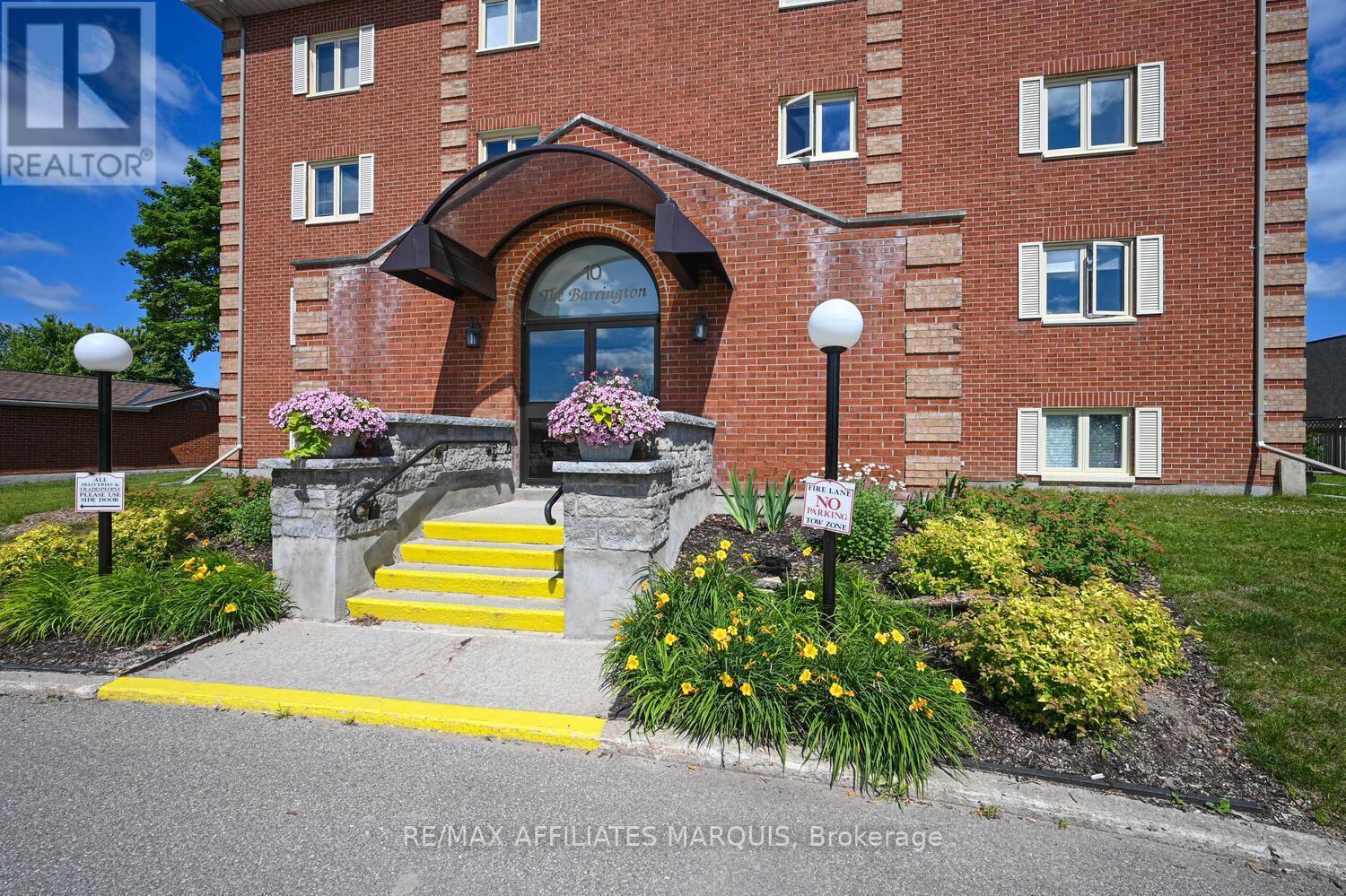 #208 10 ARMSTRONG DRIVE - 6