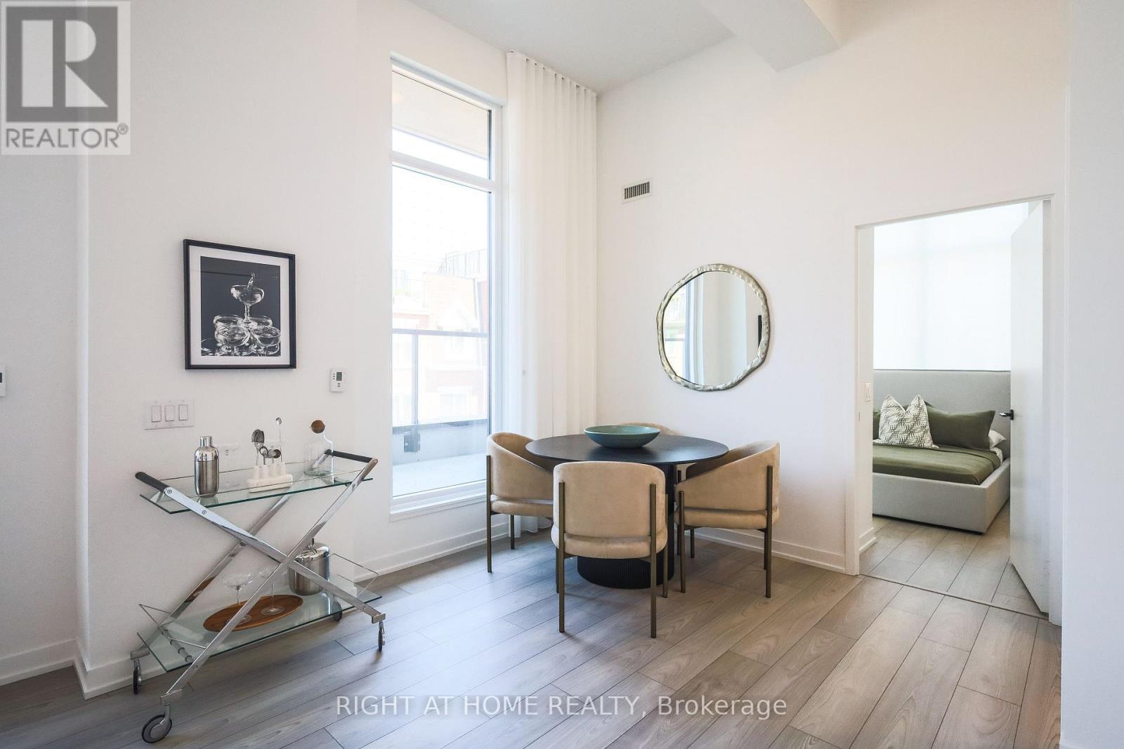 #204 285 DUFFERIN STREET - 14