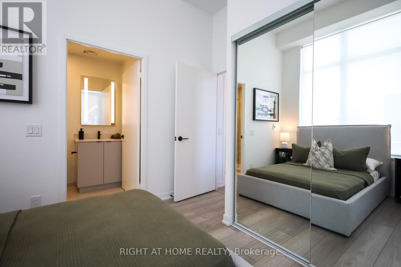 #204 285 DUFFERIN STREET - 21
