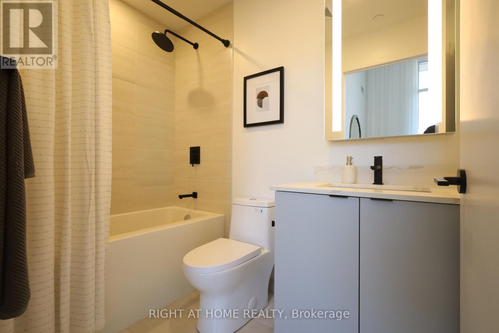 #204 285 DUFFERIN STREET - 22