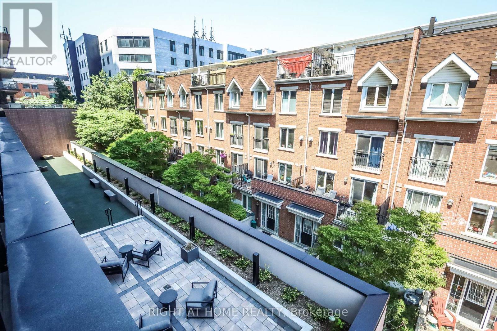 #204 285 DUFFERIN STREET - 25