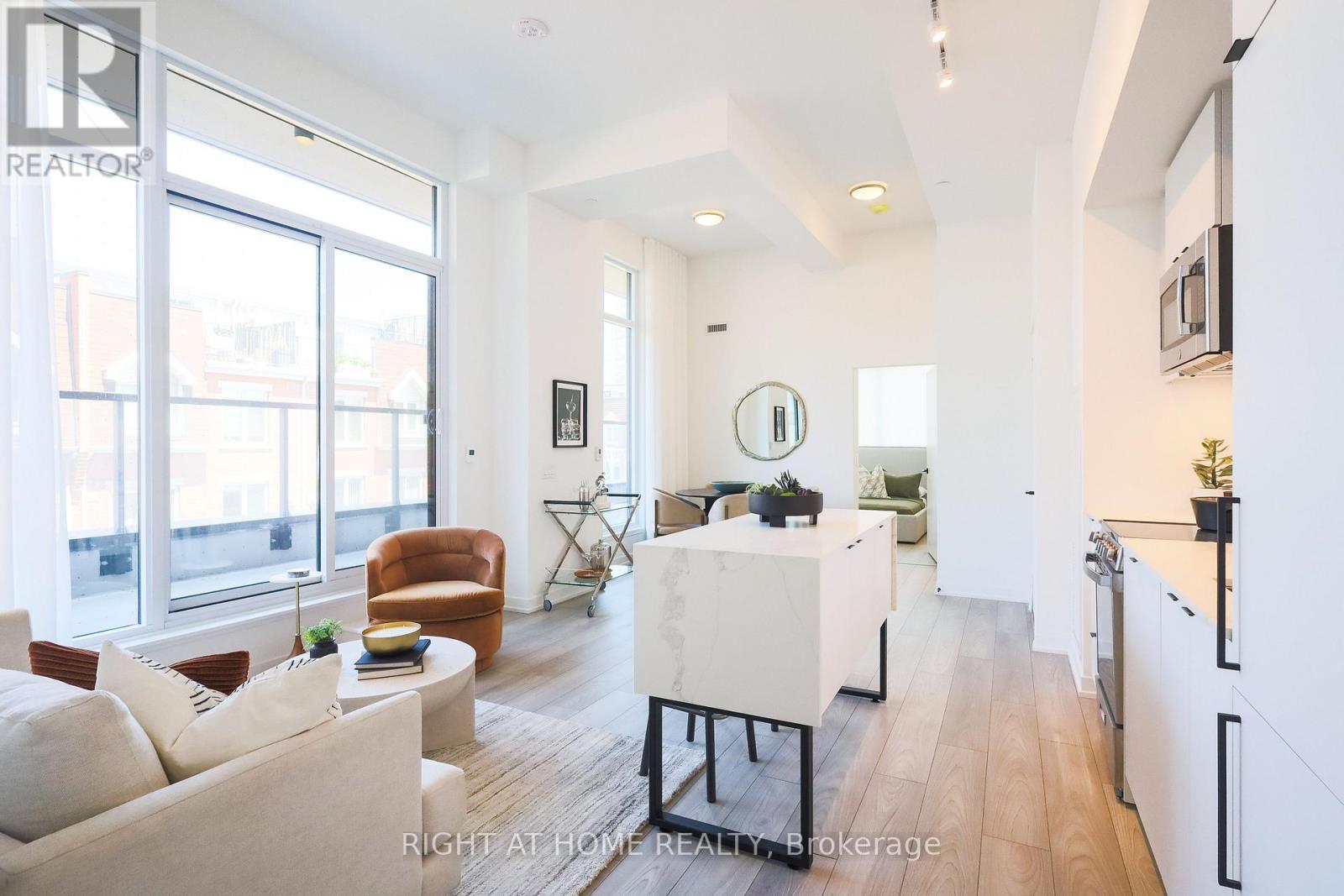 #204 285 DUFFERIN STREET - 8