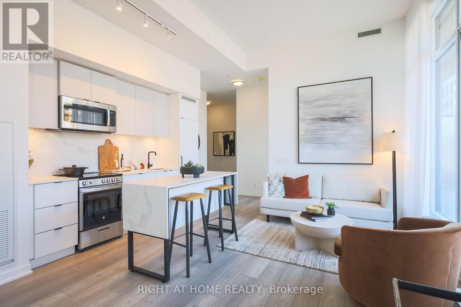 #204 285 DUFFERIN STREET - 9