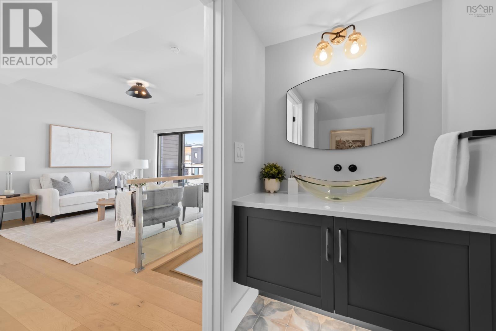 8 TREKKER DRIVE - 20