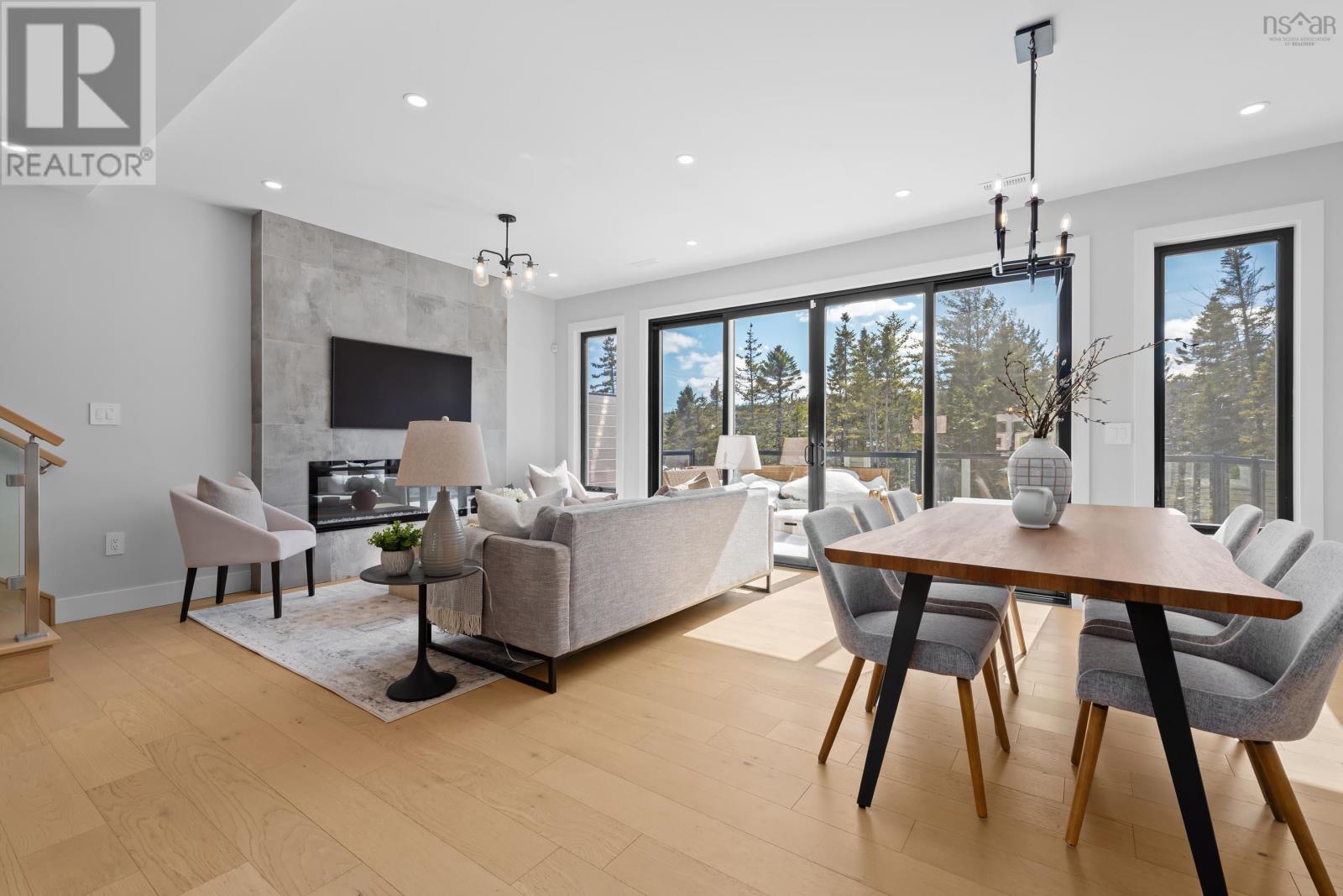 8 TREKKER DRIVE - 18