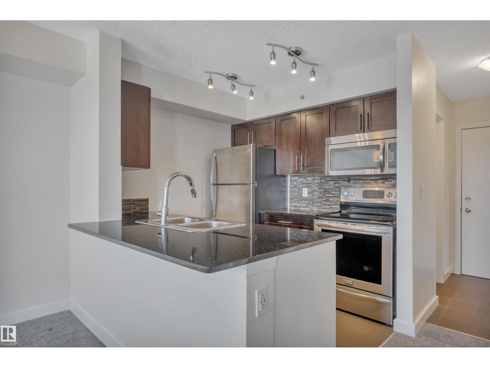 #415 12035 22 AV SW - 15