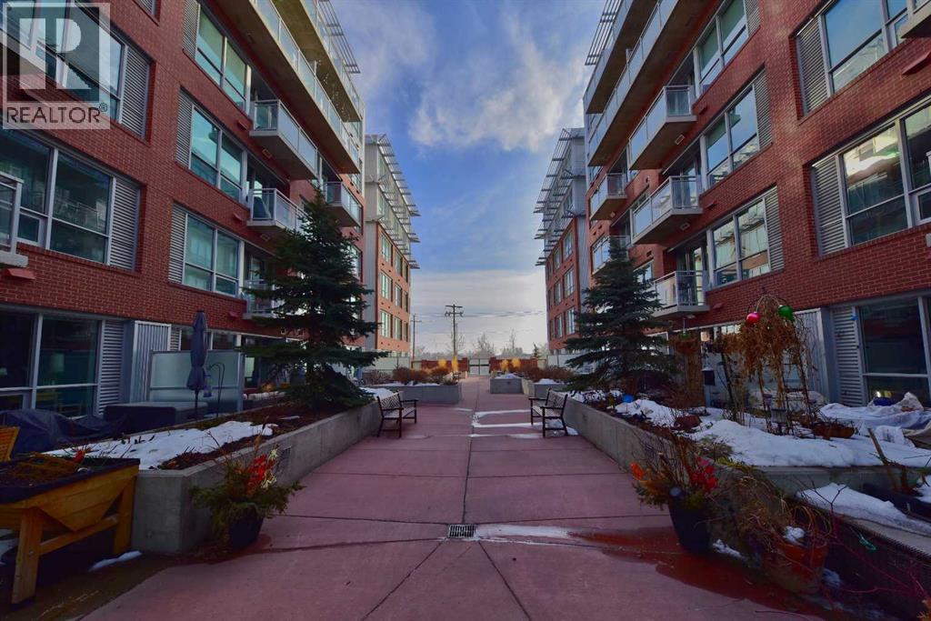#121 63 INGLEWOOD PARK SE - 33