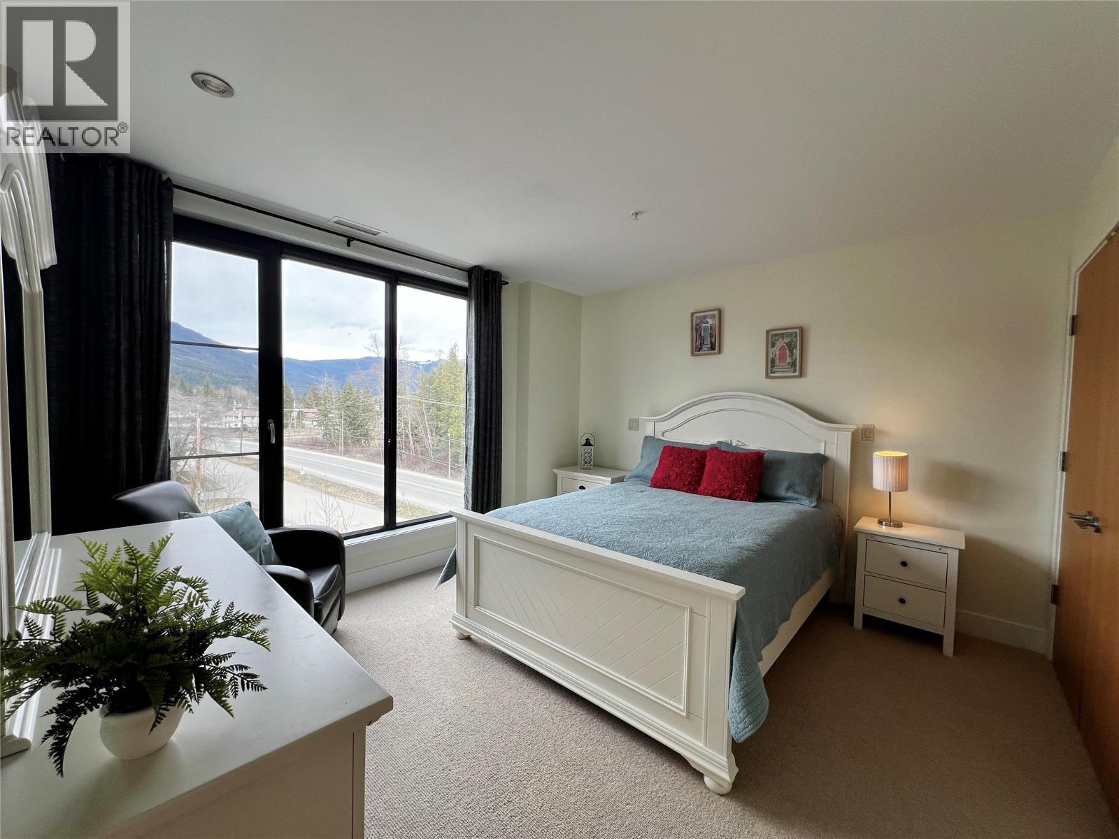 408 326 Mara Lake Lane, Sicamous